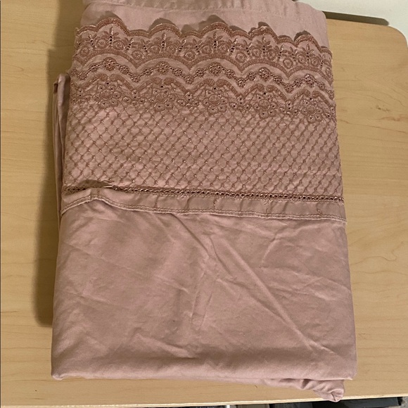 Elegant Embroidered mauve pink 100%cotton Queen top sheet - Picture 2 of 2
